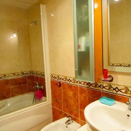 Apartament Frontal Trebol 2 *